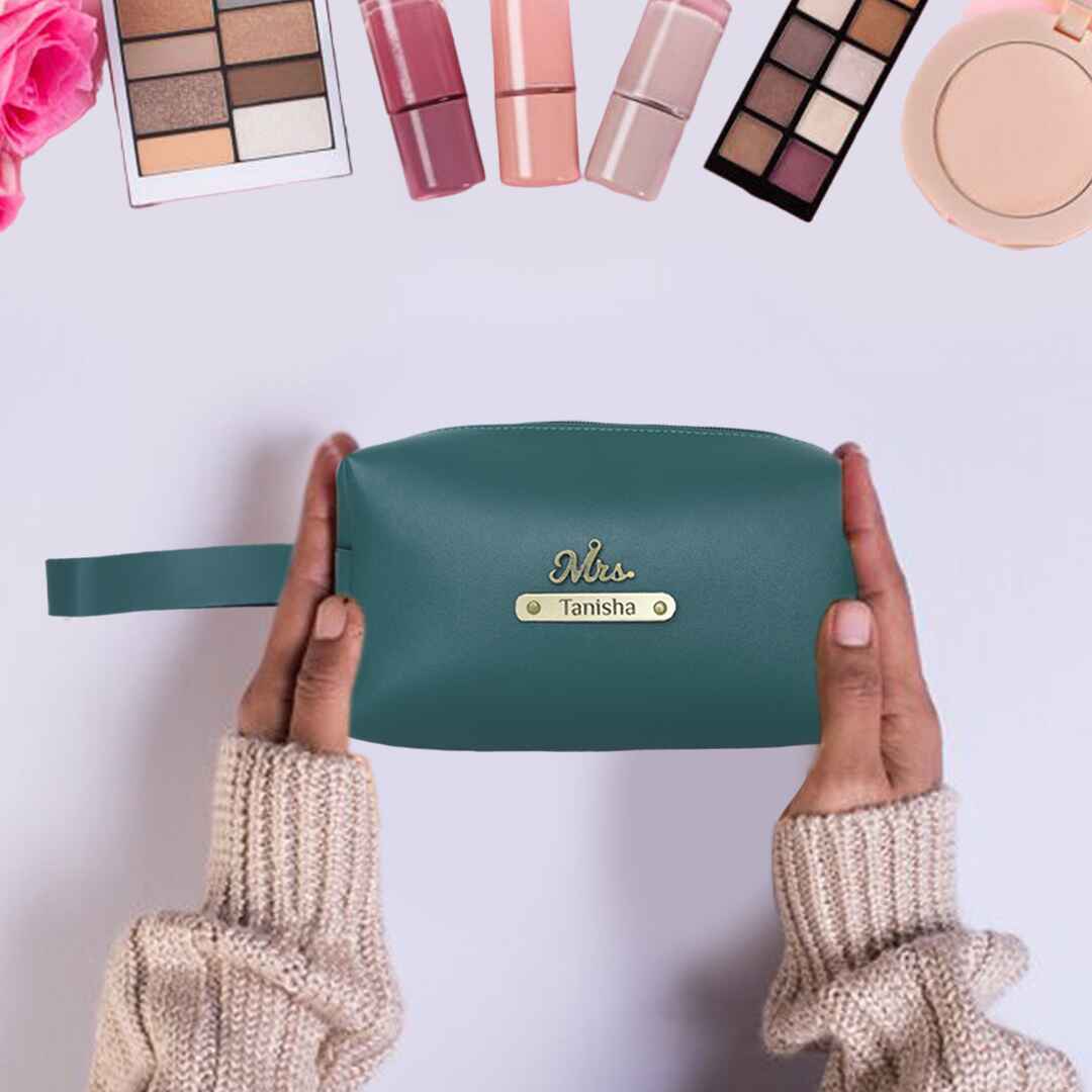 Personalized Gift : Elegant Leather Pouch for Every Occasion - Giftana